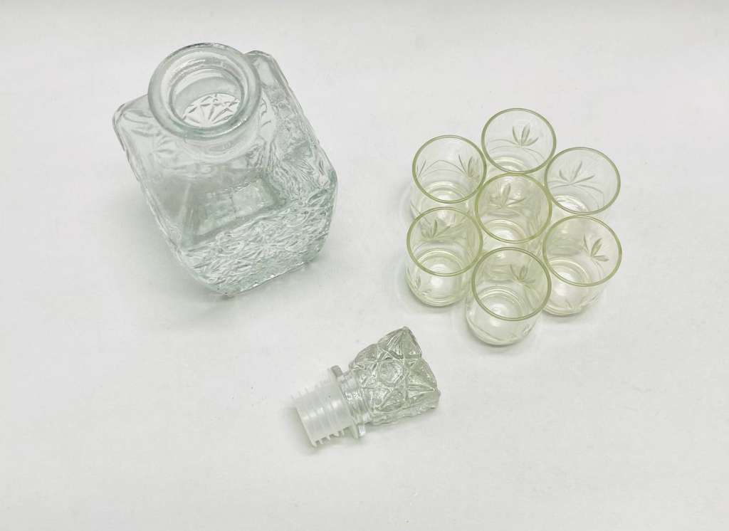 Графин + 7 стопок, стекло