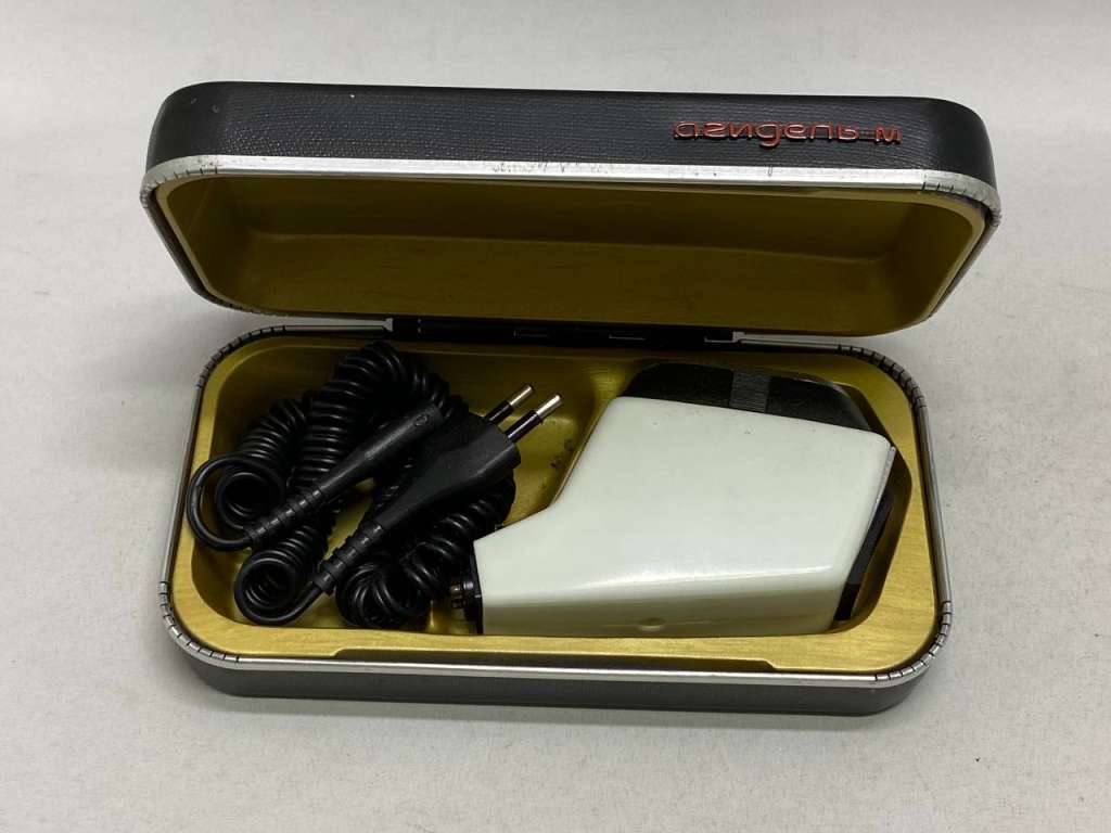 Бритва электрическая Агидель - М СССР, проводная, рабочая