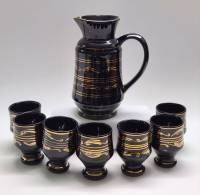 Графин кувшин и 7 стаканов черный цвет обливная керамика золочение СССР 