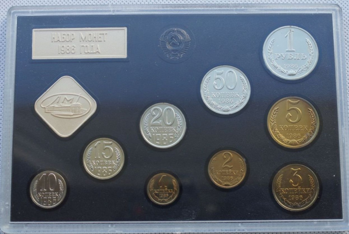 (1986лмд, 9 монет, 2 жетона, пластик) Набор СССР 1986 год    UNC