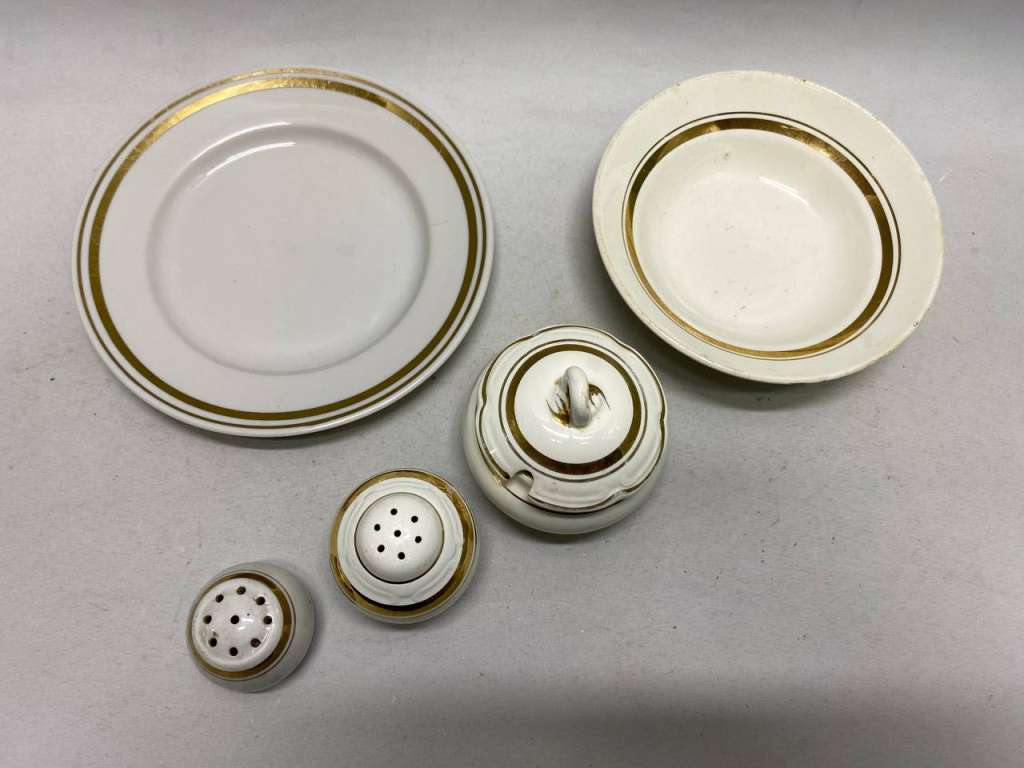 Набор фарфора позолота 5 предметов