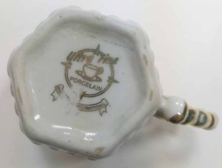 Чайник заварочный и чашка, Balttrade International,Ultra fine porcellain, фарфор (состояние на фото)