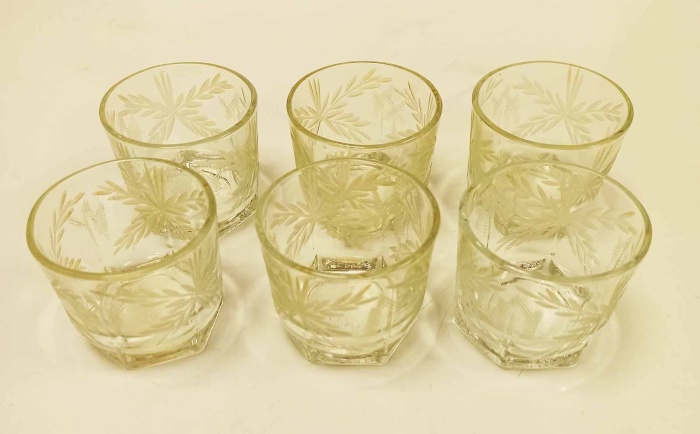 Стаканы 6 шт., стекло. ( Сост.на фото )