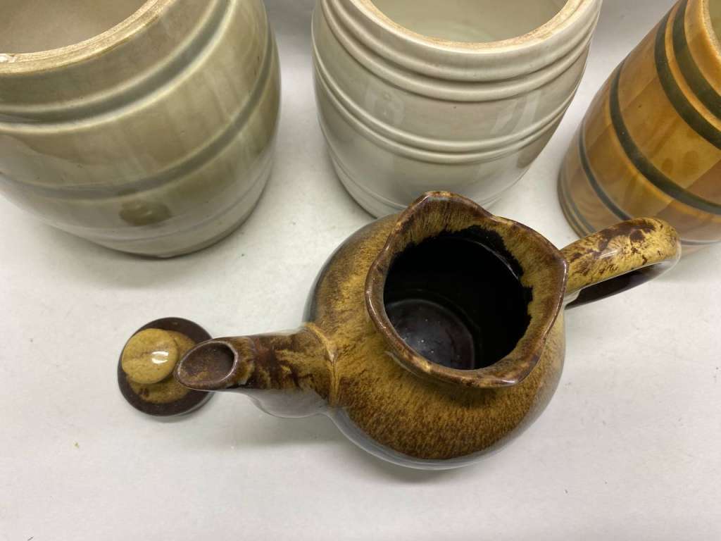 Бочонок кашпо керамический 3 шт и чайник