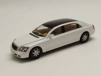 Суперкары модель авто 1:43 Maybach 62 без коробки