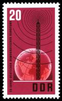 (1965-028) Марка Германия (ГДР) "Антена"  красная  Радио ГДР 20 лет III Θ