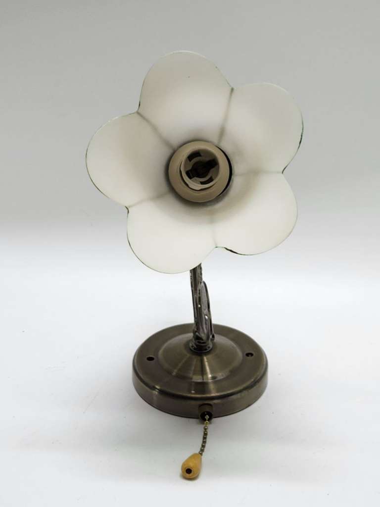 Бра настенное с плафоном цветок работоспособность не проверялась