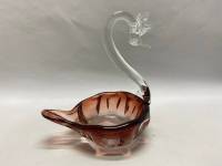 Конфетница сухарница лебедь, цветное стекло