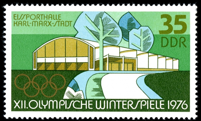 (1975-097) Марка Германия (ГДР) &quot;Спортивный зал Хемниц&quot;    Зимние ОИ 1976, Инсбрук II Θ