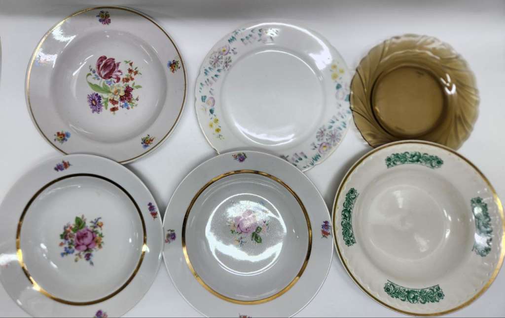 Тарелки суповые столовые 17 штук разные