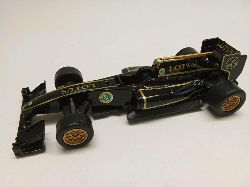 Модель авто Lotus T125 Welly в коробке
