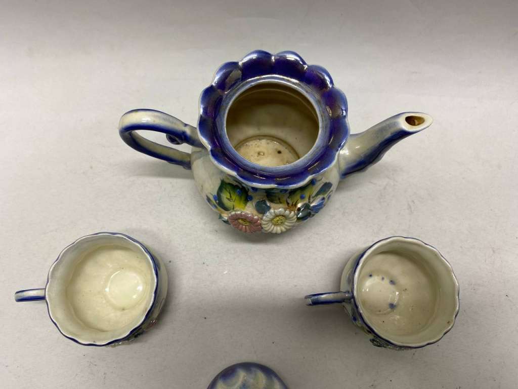 Чайник заварочный и 2 чашки