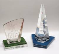 Статуэтки оргстекло СССР 2 шт Москва Кремль и Свердловск олень