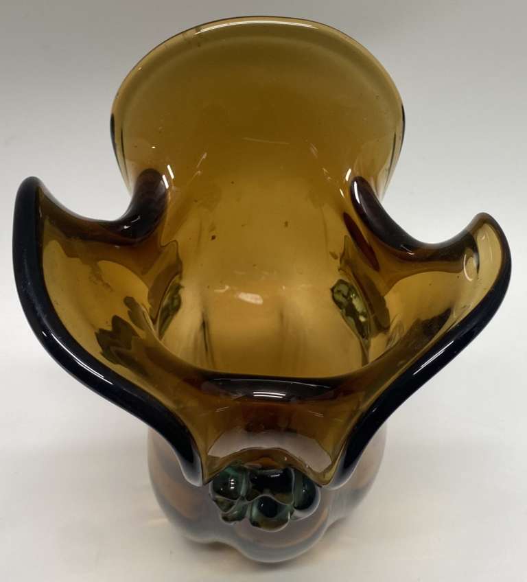 Ваза гутное стекло 26 см 