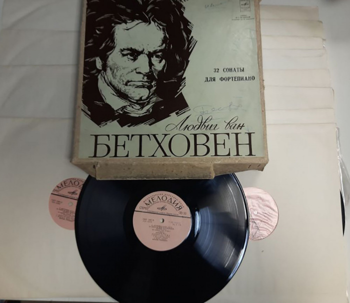 Набор виниловых пластинок (13 шт) &quot;Л. Бетховен. 32 сонаты для фортепиано&quot; Мелодия 300 мм. (Сост. отл