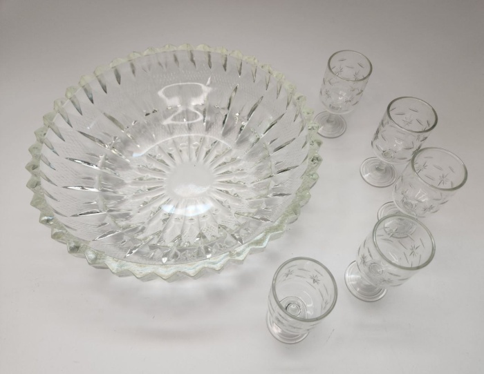 Салатник и 5 рюмок хрусталь СССР