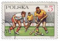 (1985-031) Марка Польша "Хоккей на траве"    60 лет Польской федерации хоккея на траве II Θ