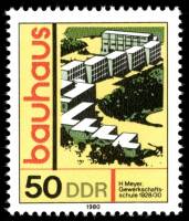 (1980-037) Марка Германия (ГДР) "Профсоюзная школа, Бернау"    Архитектура "Баухауз" III Θ