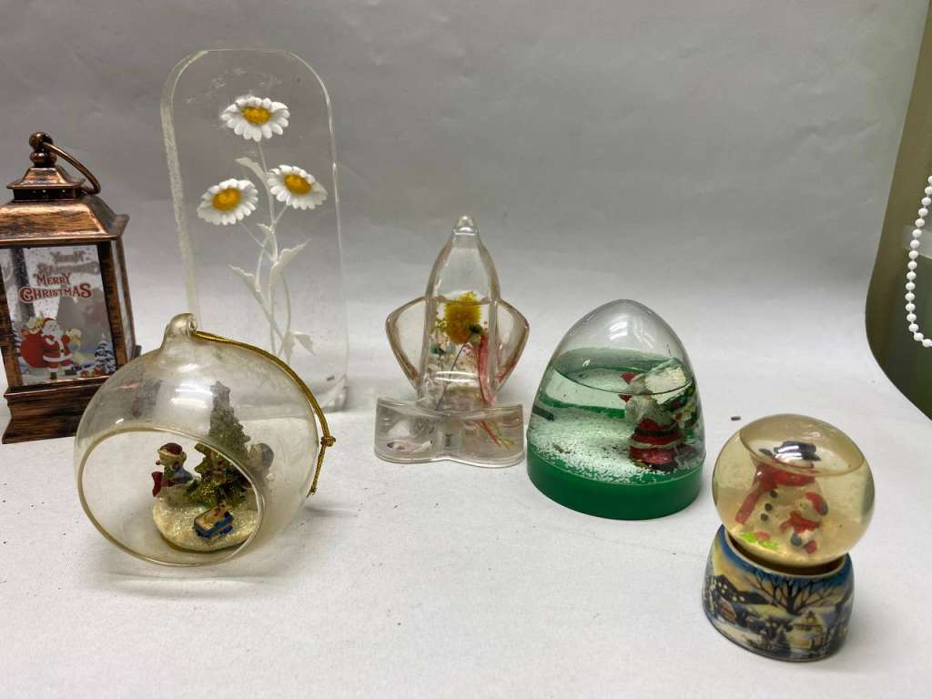 Сувениры разной формы, сфера, стекло, пластик