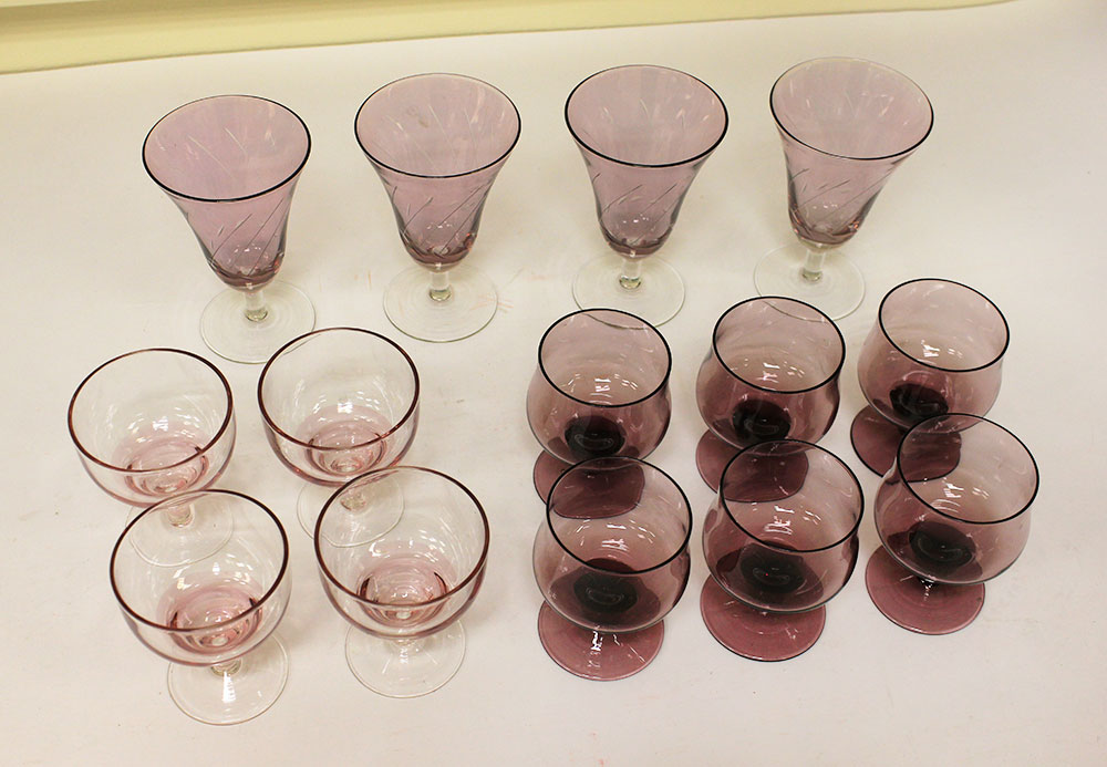 Набор бокалов для вина и шампанского, цветное стекло, 14 штук (состояние на фото)