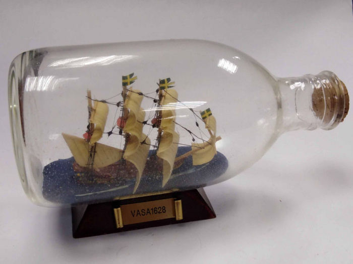 Сувенир &quot;Корабль. Парусник&quot; в бутылке, стекло, дерево (сост. на фото)
