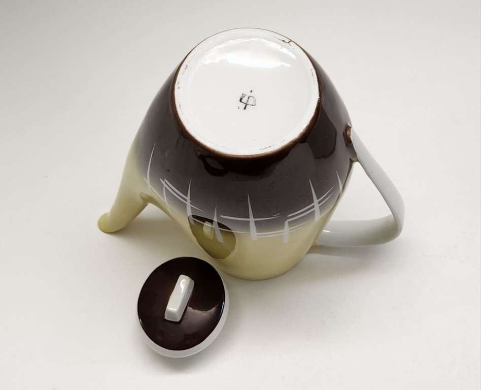 Кофейник ГДР высота 19 см желтый коричневый