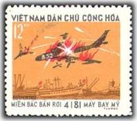 (1973-031) Марка Вьетнам "Сбитый самолет"   Сбитые самолеты США III O