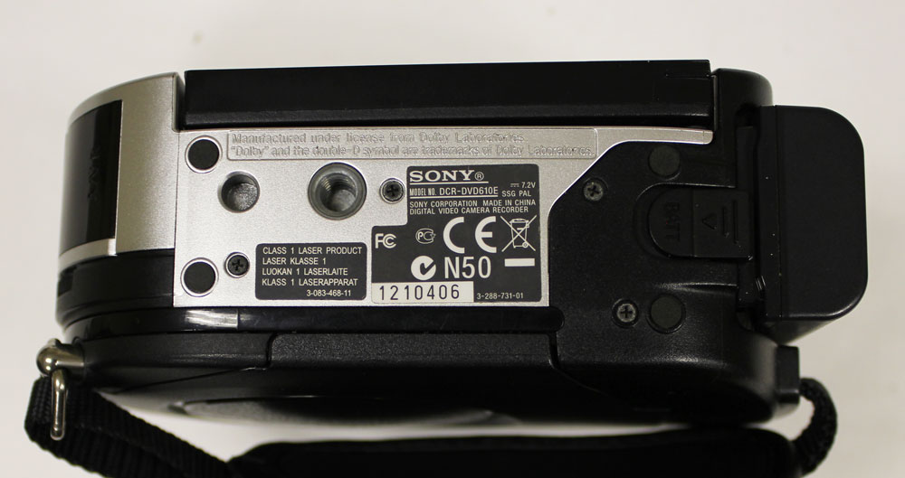 Видеокамера SONY Hybrid Handycam в футляре с комплектующими (см. фото)