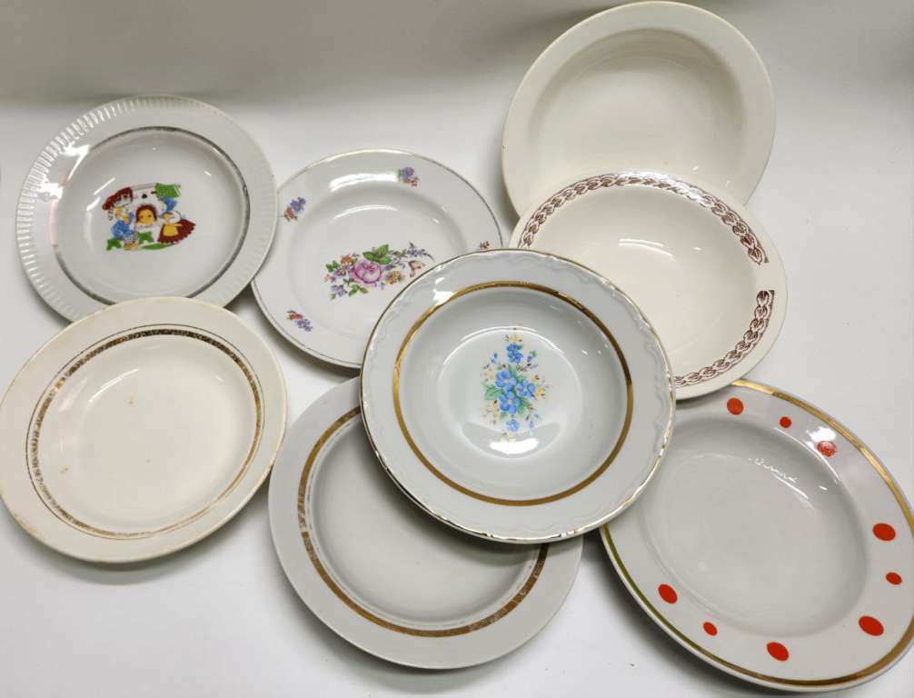 Тарелки суповые разные 8 штук