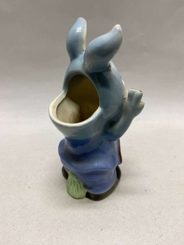 Салфетница в форме зайца фарфор