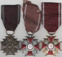 Набор медалей (3 шт) Польша Крест За заслуги 1 2 3 степень , сост. на фото