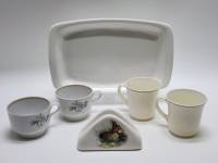 Блюдо прямоугольное белое 4 чайные чашки и салфетница зайчик