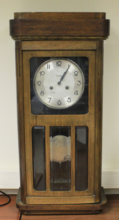Часы настенные ZentRa, довоенные, Германия, на ходу (состояние на фото)