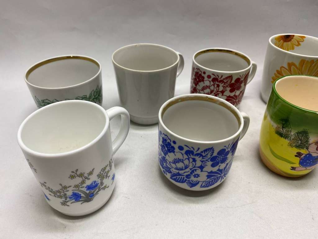 Чашки 9 шт, разного размера с рисунком