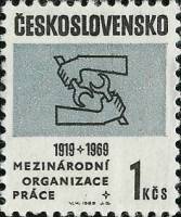 (1969-003) Марка Чехословакия "Руки с гаечными ключами"    50 лет Международной организации труда (М