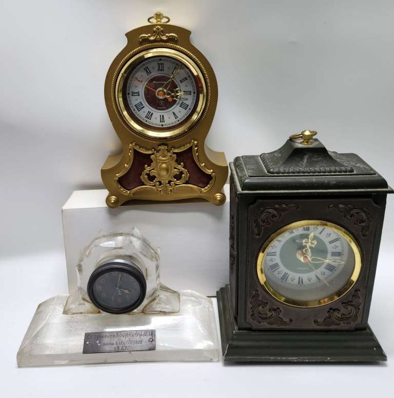 Часы 6 штук настольные настенные в ремонт