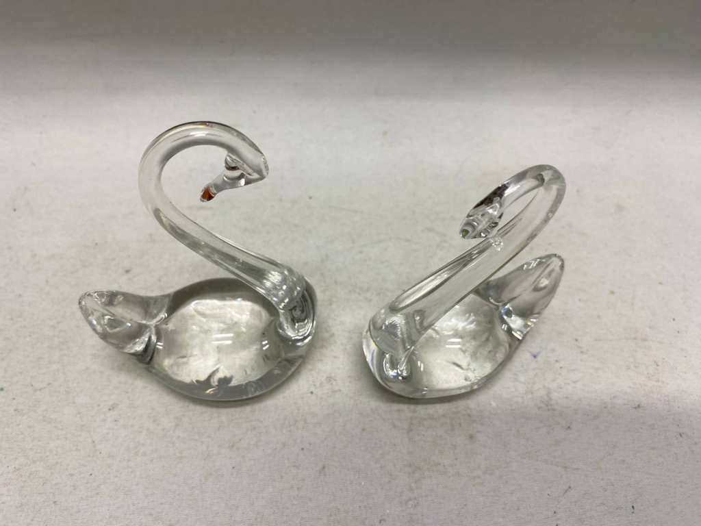 Статуэтка лебедь стекло 2 шт