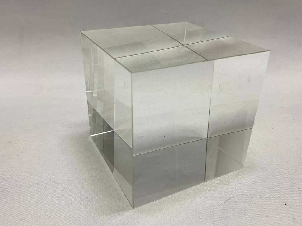 Сувенир куб хрусталь прозрачнй 8 см Австрия