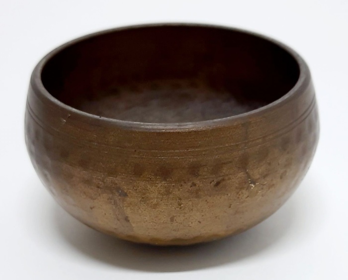 Тибетская поющая чаша, медная (сост. на фото)