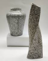 Вазы 2 штуки керамика под гранит современный стиль витая и классическая формы 19 и 28 см