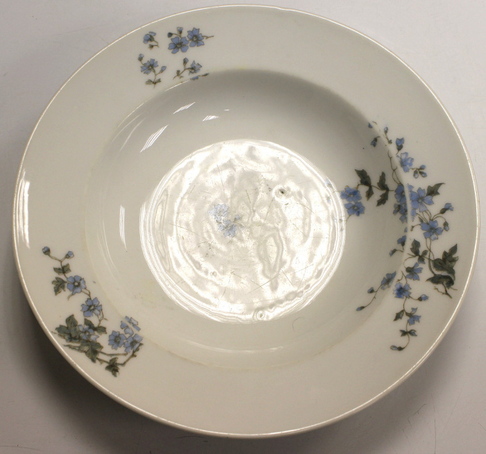 Глубокая тарелка для первых блюд &quot;Фиалки&quot; диаметр 24 см, 19 век, антиквариат (Братьев Корниловых)