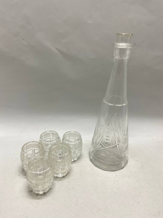 Графин хрусталь и 5 стопок