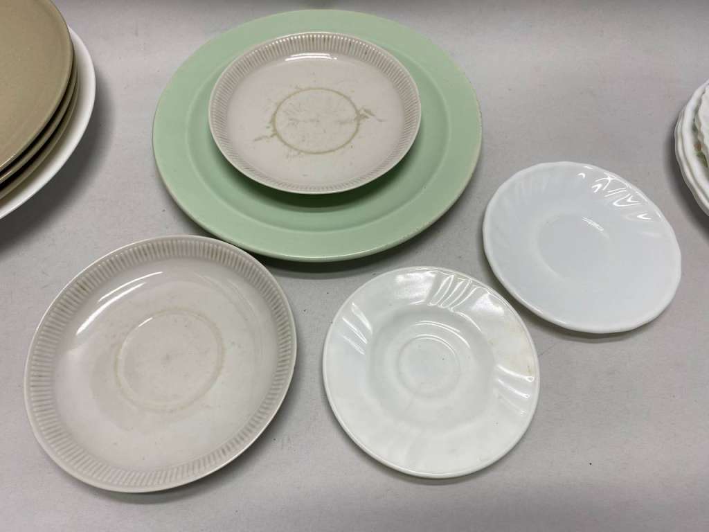 Тарелки 17 предметов в хорошем состоянии