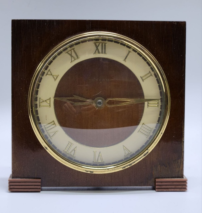 Часы настольные Весна механические СССР работоспособность не проверялась