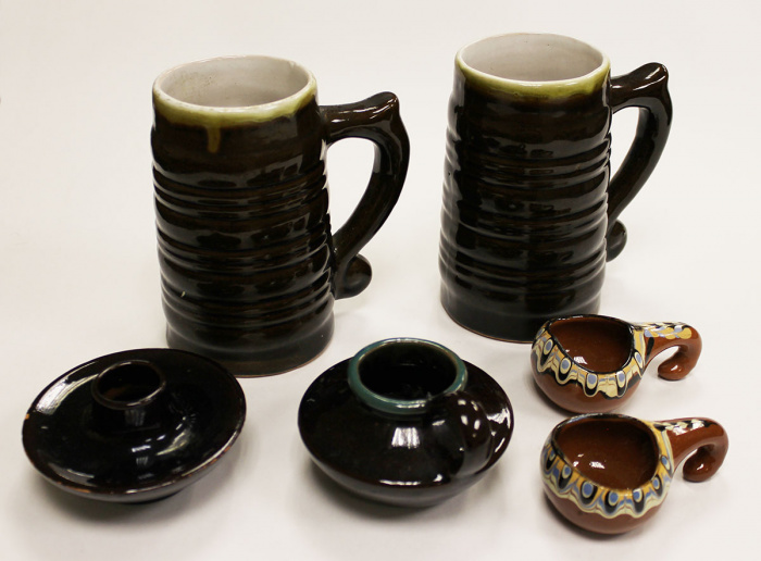 Набор керамических изделий: кружки, подсвечники, черпаки (все на фото)