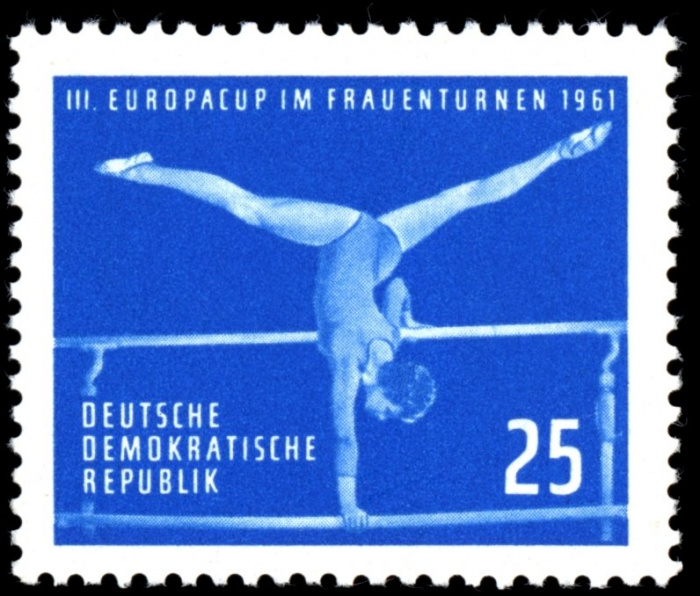 (1961-026) Марка Германия (ГДР) &quot;Упражнения на брусьях&quot;    Гимнастика III Θ