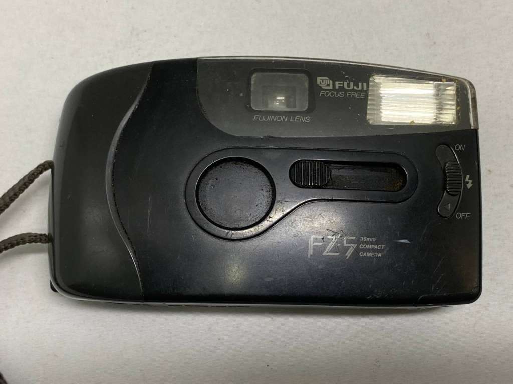 Фотоаппарат пленочный FUJI FZ 5