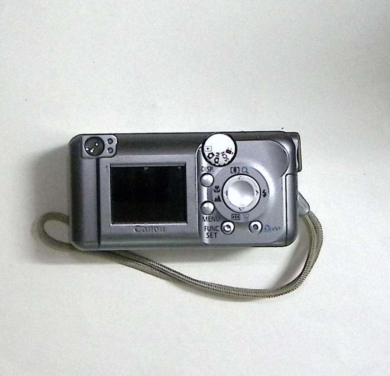 Цифровой фотоаппарат Canon Power Shot  A410  (сост. на фото)