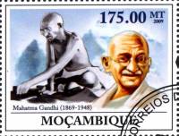 (№2009-3300) Марка Мозамбик 2009 год "Mochandas Карамчанд Gandhi18691948", Гашеная