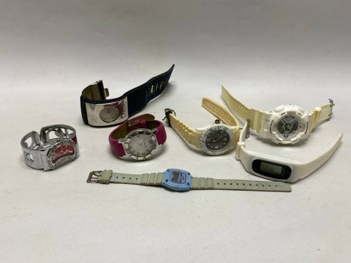 Часы наручные из 7 шт на запчасти